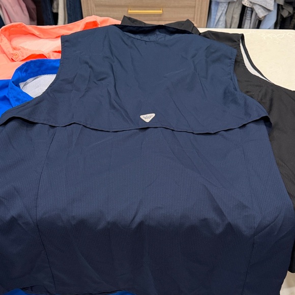 Women’s Columbia Sleeveless Shirts - set of 4 - Picture 4 of 11